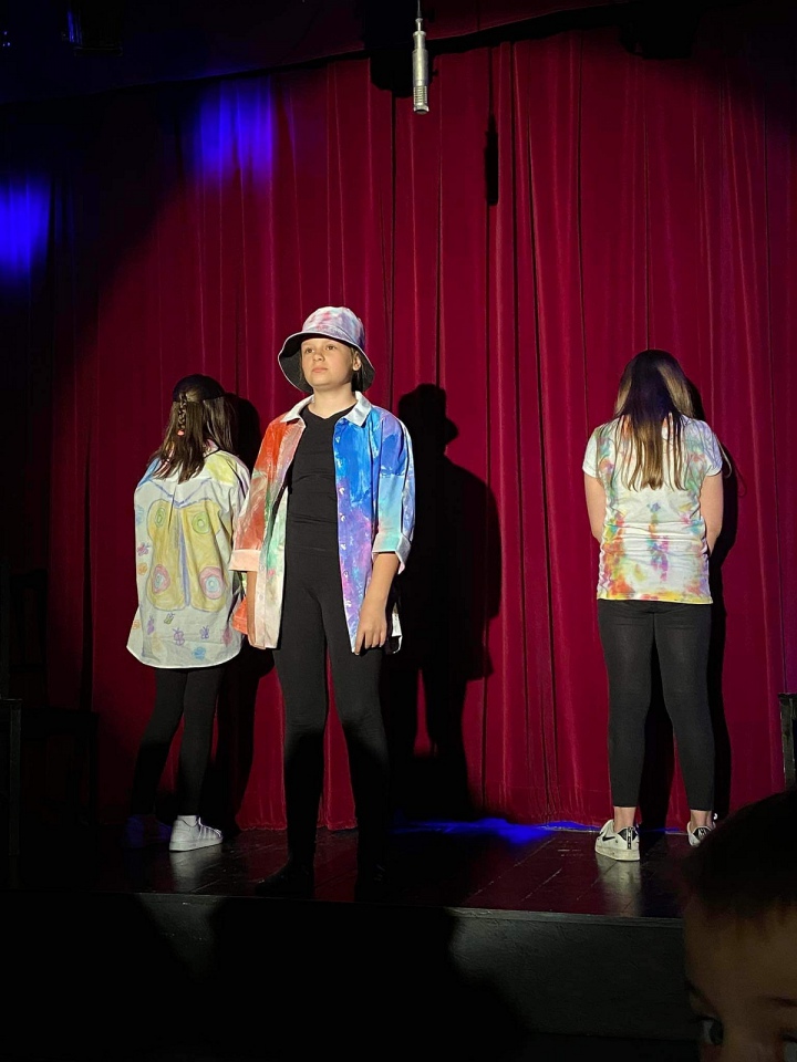 Spektakl “BLEEE” Dziecięcego Teatru Amatorskiego Niewidzialni w Klubie Oczko [12.06.2023] - zdjęcie #31 - eOstroleka.pl