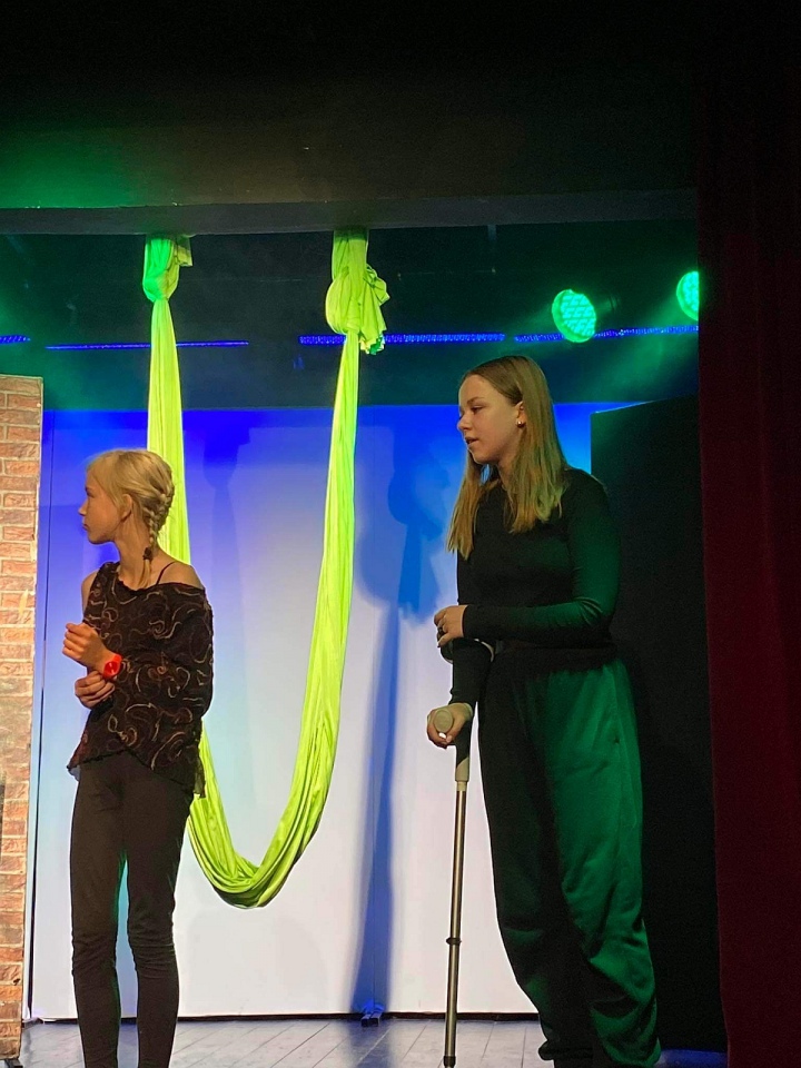 Spektakl “BLEEE” Dziecięcego Teatru Amatorskiego Niewidzialni w Klubie Oczko [12.06.2023] - zdjęcie #24 - eOstroleka.pl