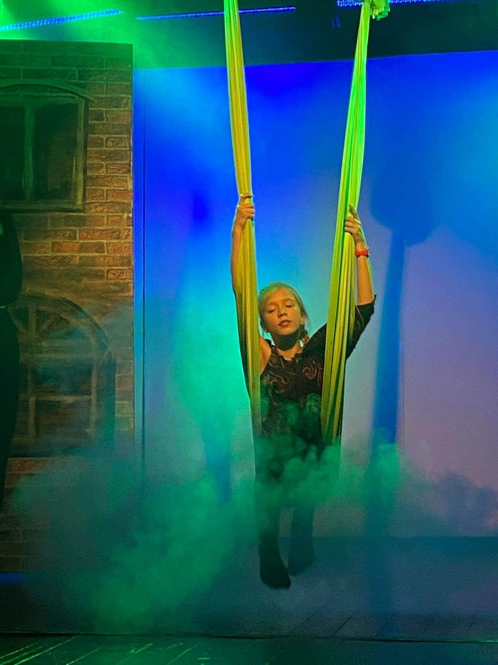 Spektakl “BLEEE” Dziecięcego Teatru Amatorskiego Niewidzialni w Klubie Oczko [12.06.2023] - zdjęcie #20 - eOstroleka.pl