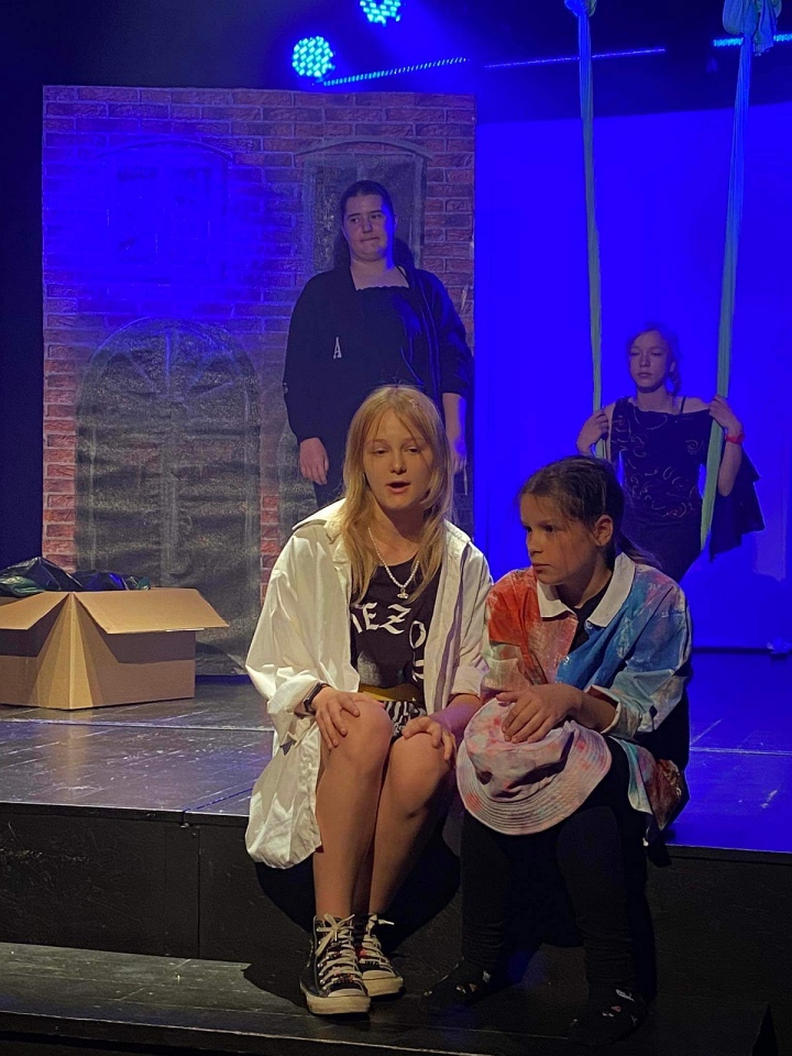 Spektakl “BLEEE” Dziecięcego Teatru Amatorskiego Niewidzialni w Klubie Oczko [12.06.2023] - zdjęcie #11 - eOstroleka.pl
