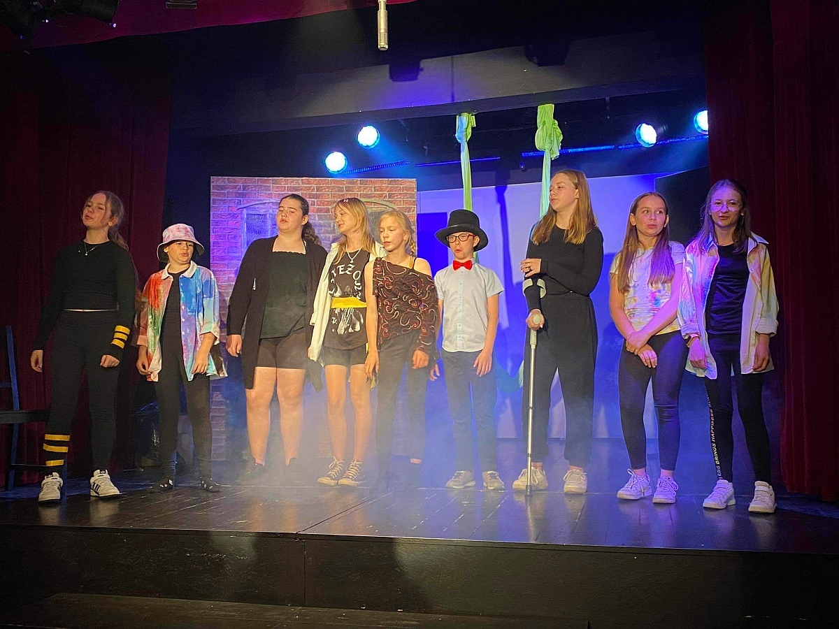 Spektakl “BLEEE” Dziecięcego Teatru Amatorskiego Niewidzialni w Klubie Oczko [12.06.2023] - zdjęcie #10 - eOstroleka.pl