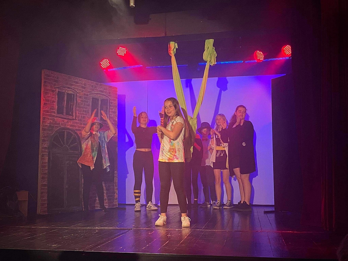 Spektakl “BLEEE” Dziecięcego Teatru Amatorskiego Niewidzialni w Klubie Oczko [12.06.2023] - zdjęcie #3 - eOstroleka.pl