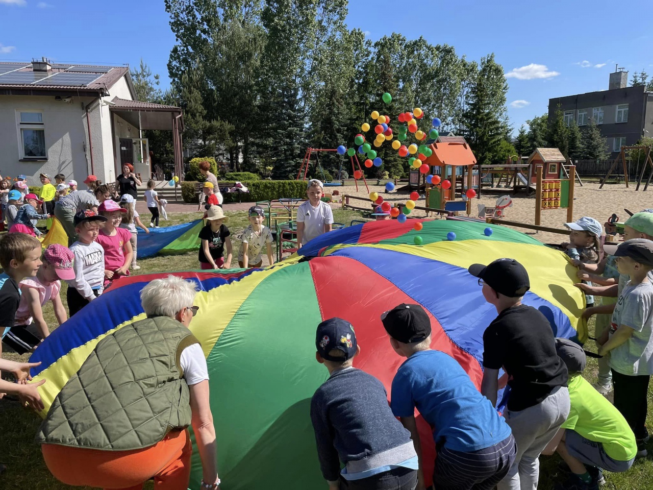 Dzień Dziecka z Bobrem Borkiem - zdjęcie #9 - eOstroleka.pl