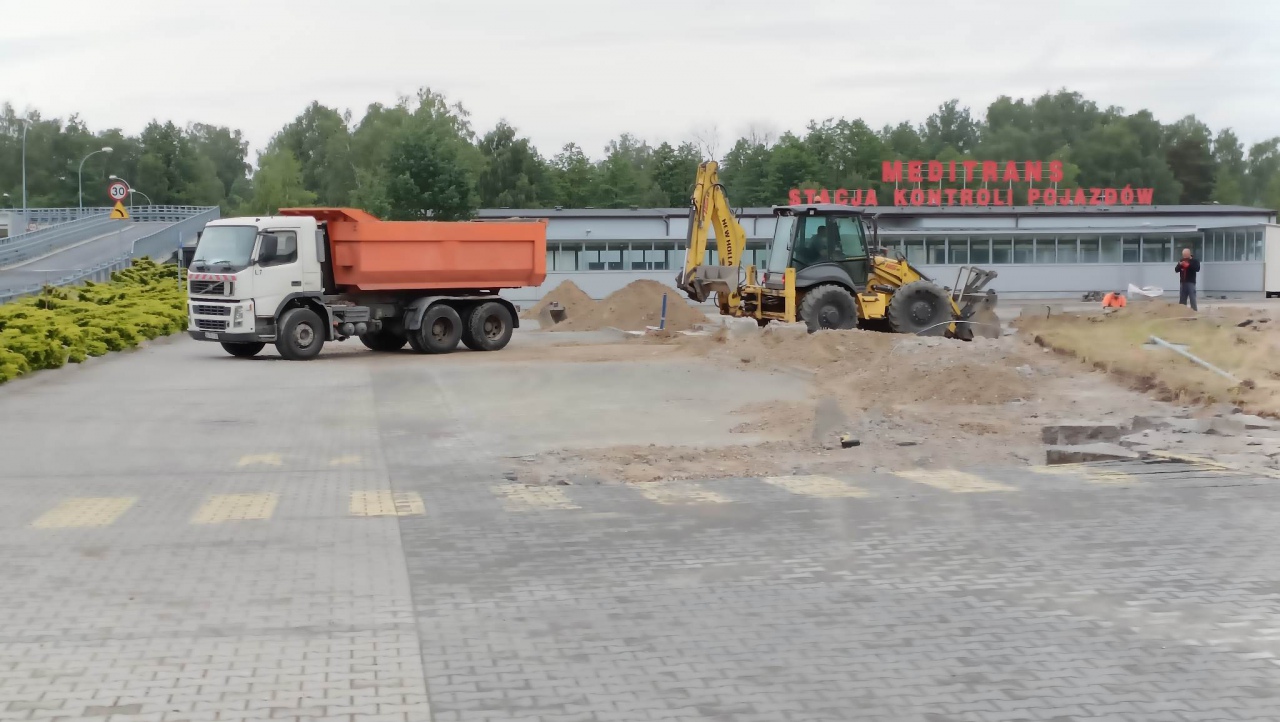 Rozbiórka szpitala tymczasowego w Ostrołęce [13.06.2023] - zdjęcie #8 - eOstroleka.pl