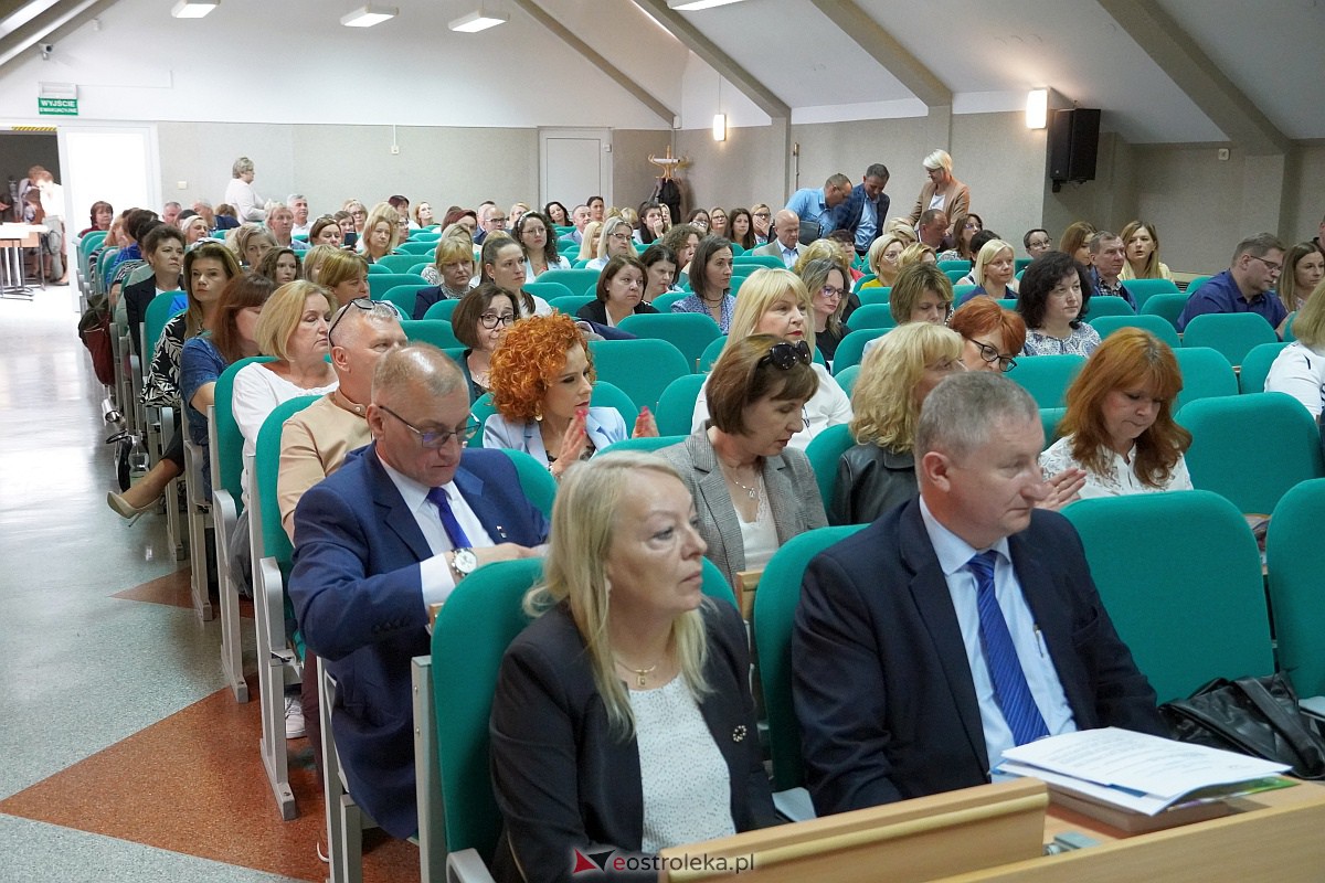 Konferencja Jak wychowywać do wartości? - lekcje wychowania do życia w rodzinie w kontekście współczesnych problemów wychowawczych [13.06.2023] - zdjęcie #34 - eOstroleka.pl
