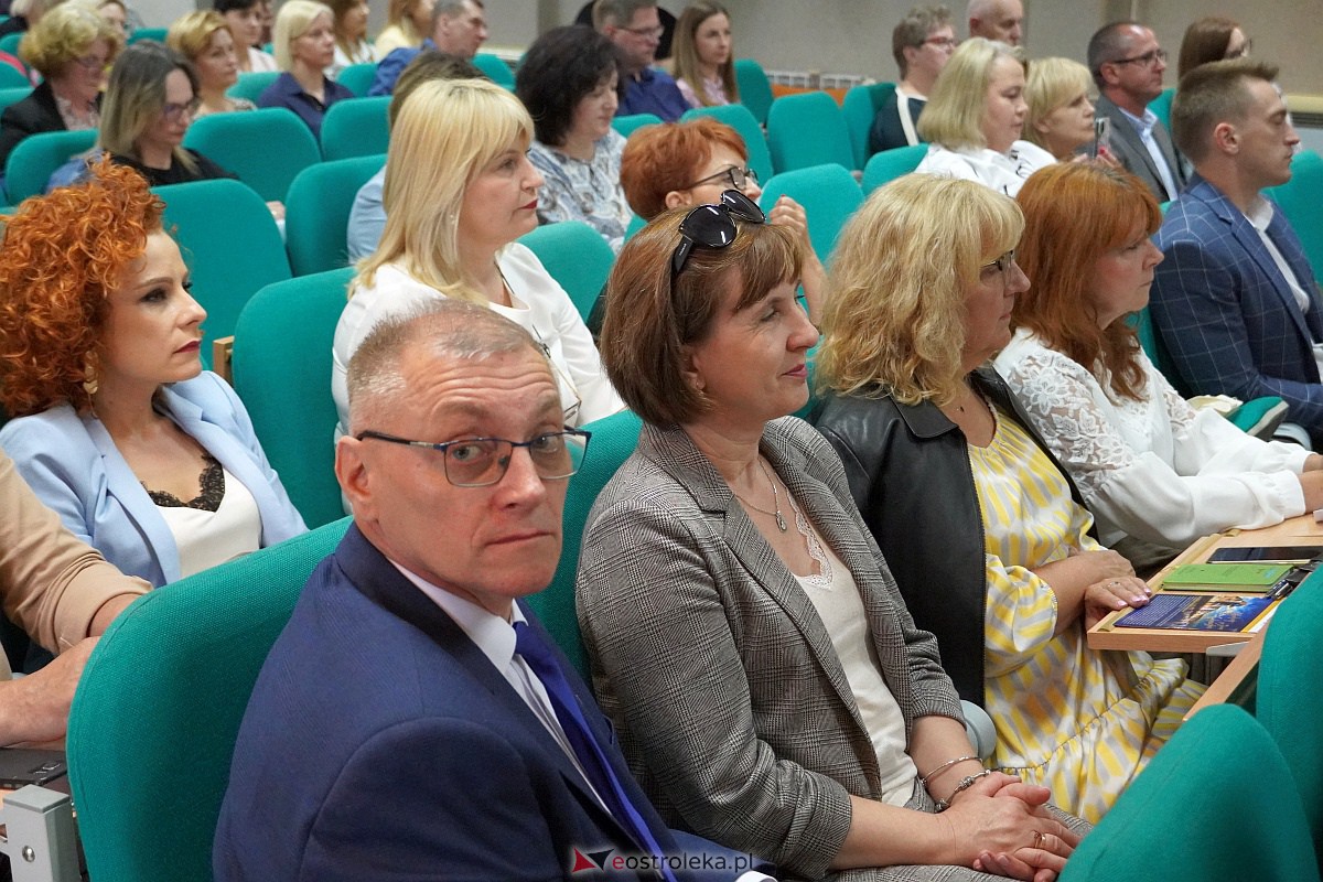 Konferencja Jak wychowywać do wartości? - lekcje wychowania do życia w rodzinie w kontekście współczesnych problemów wychowawczych [13.06.2023] - zdjęcie #24 - eOstroleka.pl