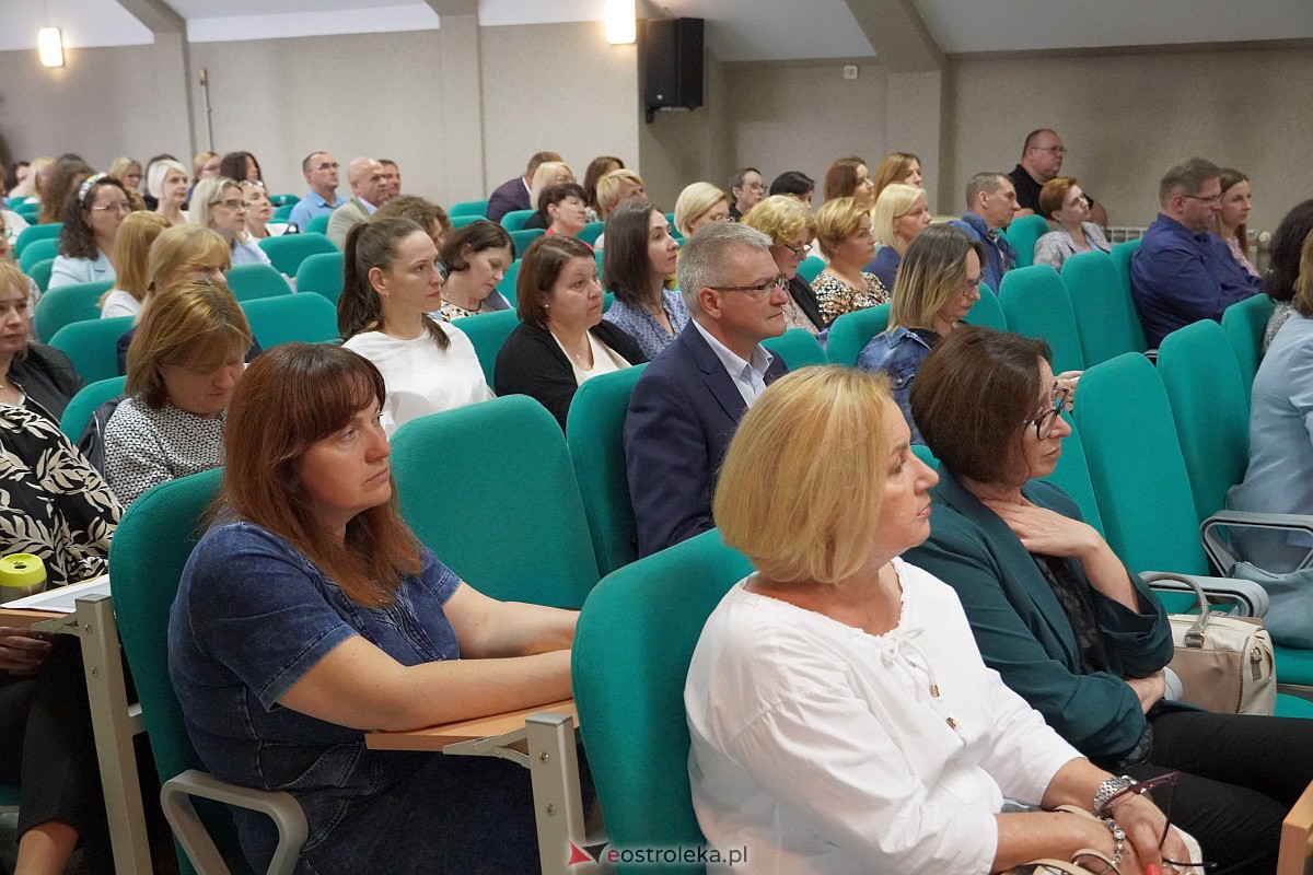 Konferencja Jak wychowywać do wartości? - lekcje wychowania do życia w rodzinie w kontekście współczesnych problemów wychowawczych [13.06.2023] - zdjęcie #23 - eOstroleka.pl