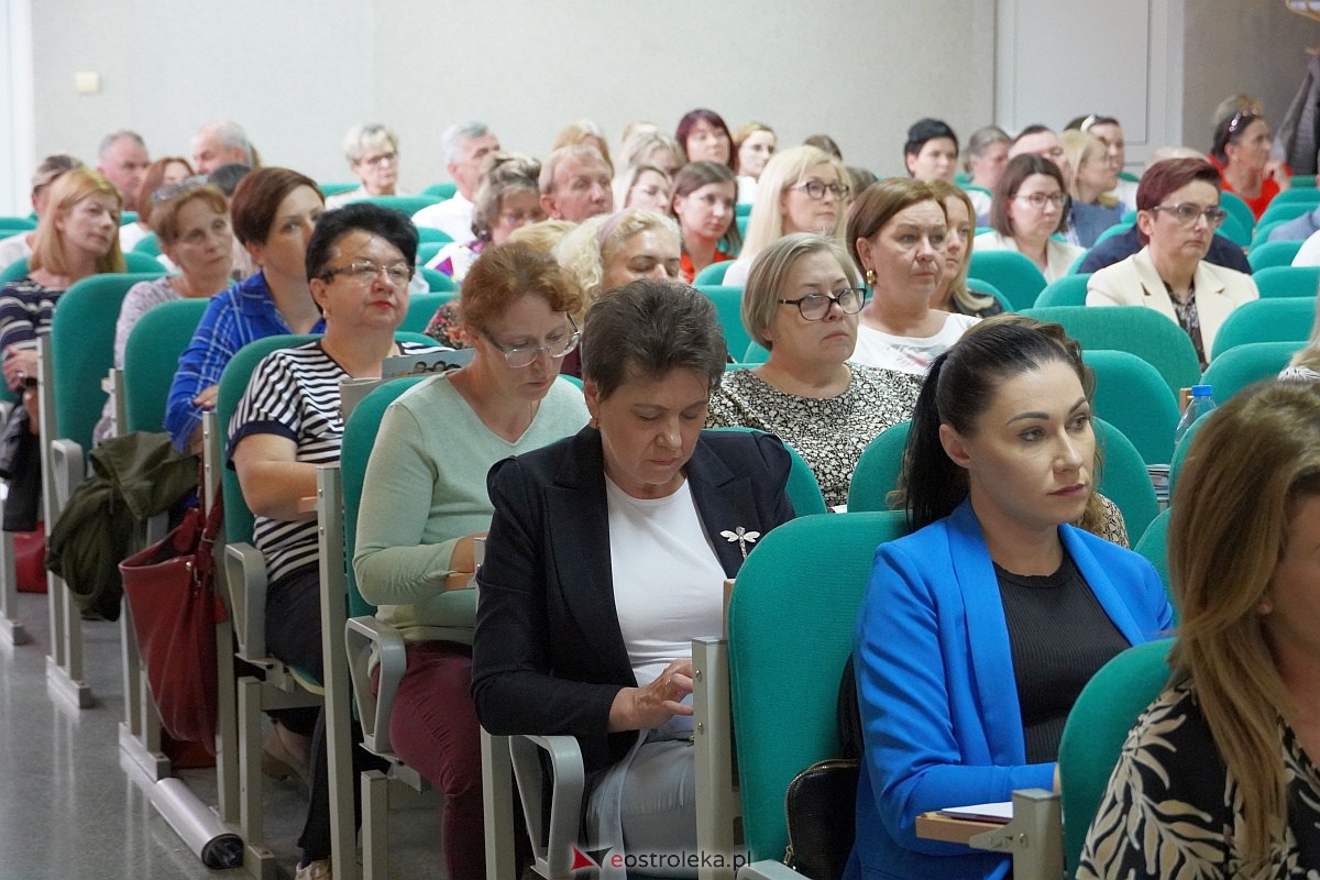 Konferencja Jak wychowywać do wartości? - lekcje wychowania do życia w rodzinie w kontekście współczesnych problemów wychowawczych [13.06.2023] - zdjęcie #22 - eOstroleka.pl