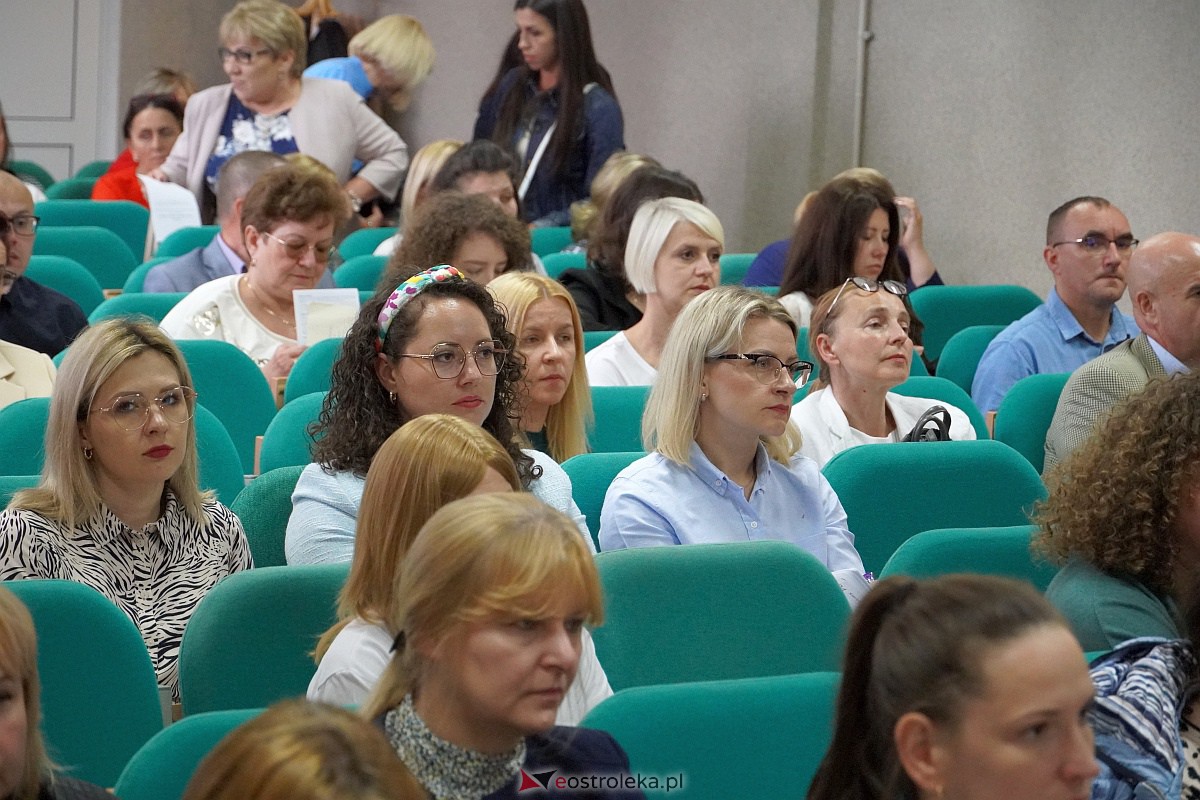 Konferencja Jak wychowywać do wartości? - lekcje wychowania do życia w rodzinie w kontekście współczesnych problemów wychowawczych [13.06.2023] - zdjęcie #19 - eOstroleka.pl