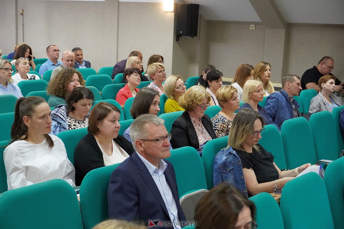 Konferencja Jak wychowywać do wartości? - lekcje wychowania do życia w rodzinie w kontekście współczesnych problemów wychowawczych [13.06.2023] - zdjęcie #17 - eOstroleka.pl