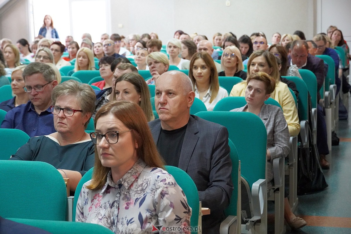 Konferencja Jak wychowywać do wartości? - lekcje wychowania do życia w rodzinie w kontekście współczesnych problemów wychowawczych [13.06.2023] - zdjęcie #15 - eOstroleka.pl