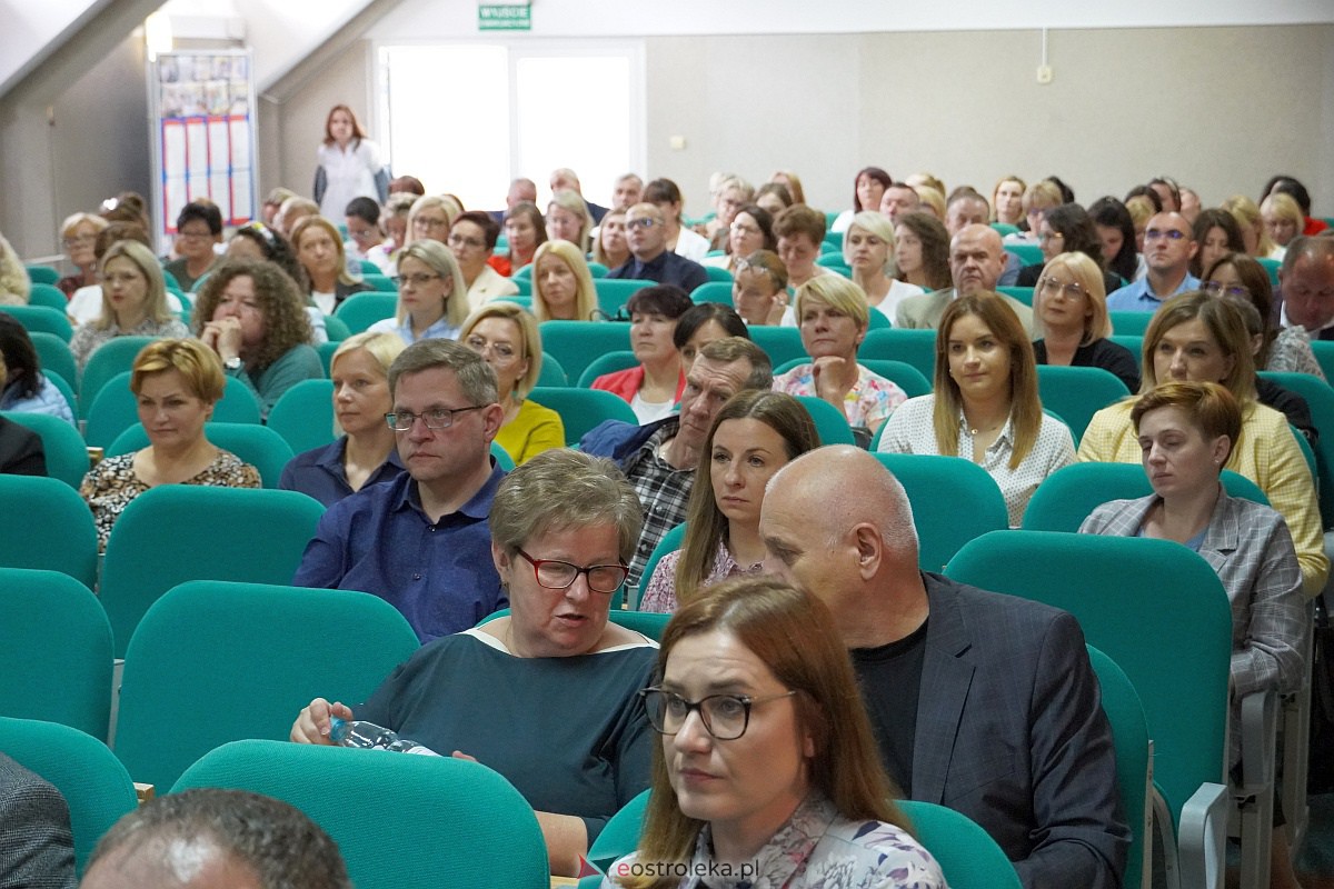 Konferencja Jak wychowywać do wartości? - lekcje wychowania do życia w rodzinie w kontekście współczesnych problemów wychowawczych [13.06.2023] - zdjęcie #13 - eOstroleka.pl