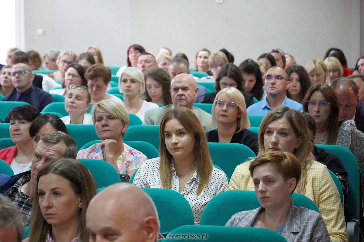 Konferencja Jak wychowywać do wartości? - lekcje wychowania do życia w rodzinie w kontekście współczesnych problemów wychowawczych [13.06.2023] - zdjęcie #12 - eOstroleka.pl