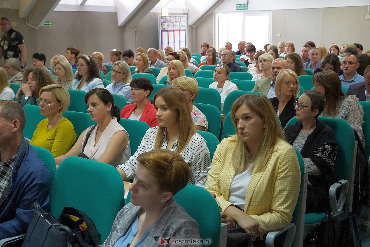 Konferencja Jak wychowywać do wartości? - lekcje wychowania do życia w rodzinie w kontekście współczesnych problemów wychowawczych [13.06.2023] - zdjęcie #9 - eOstroleka.pl