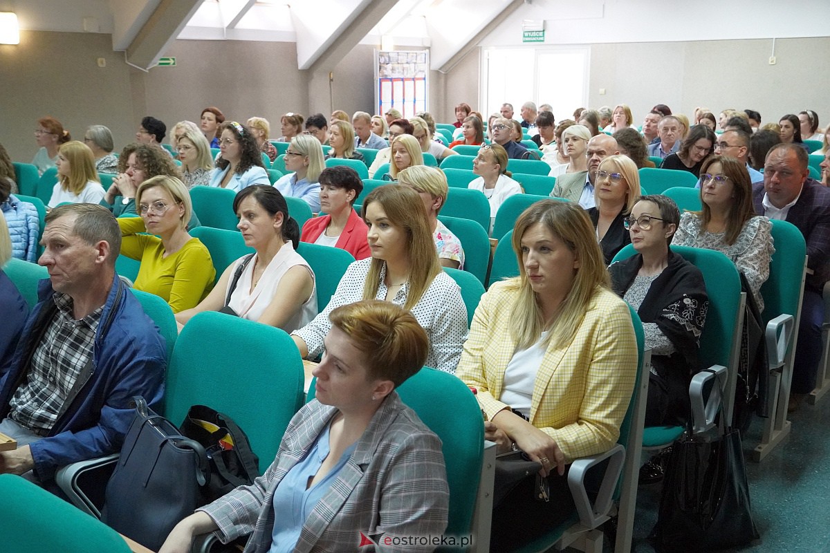 Konferencja Jak wychowywać do wartości? - lekcje wychowania do życia w rodzinie w kontekście współczesnych problemów wychowawczych [13.06.2023] - zdjęcie #8 - eOstroleka.pl
