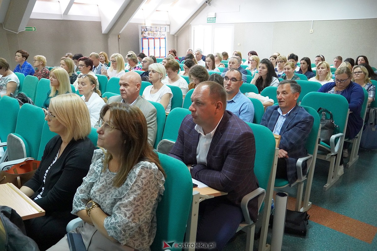 Konferencja Jak wychowywać do wartości? - lekcje wychowania do życia w rodzinie w kontekście współczesnych problemów wychowawczych [13.06.2023] - zdjęcie #6 - eOstroleka.pl