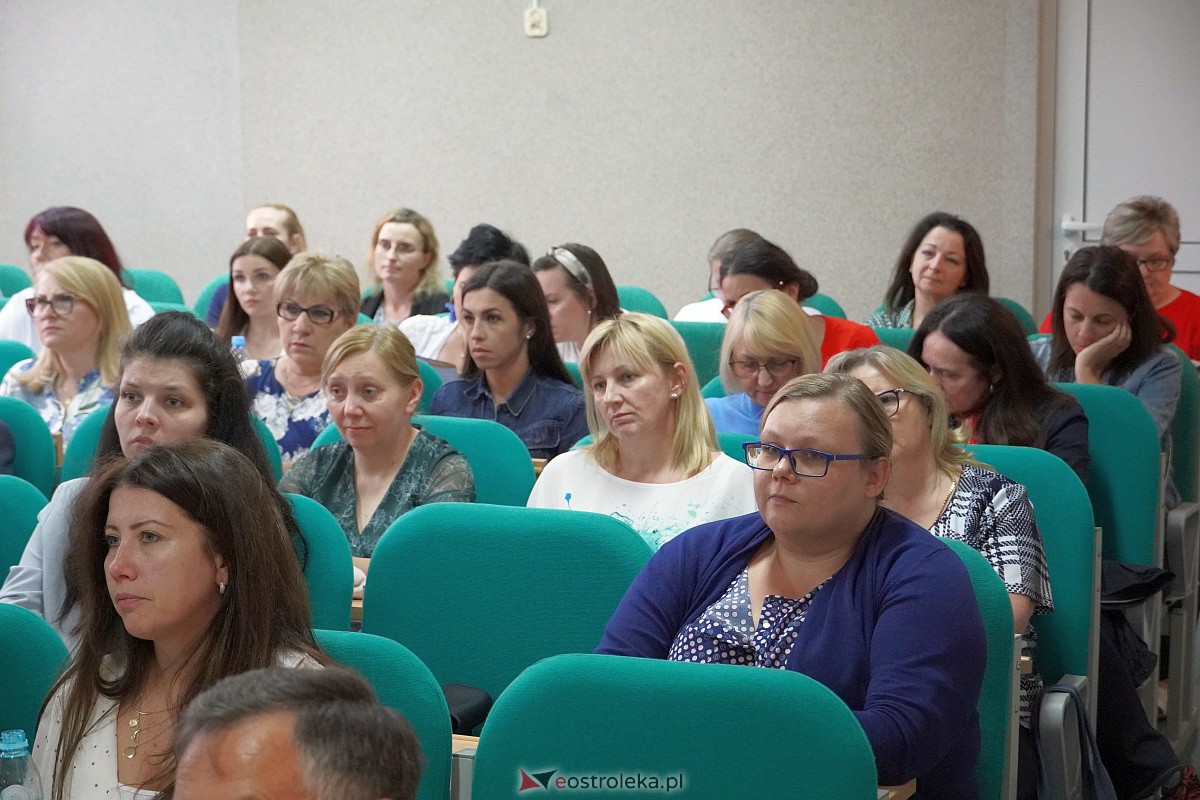 Konferencja Jak wychowywać do wartości? - lekcje wychowania do życia w rodzinie w kontekście współczesnych problemów wychowawczych [13.06.2023] - zdjęcie #4 - eOstroleka.pl
