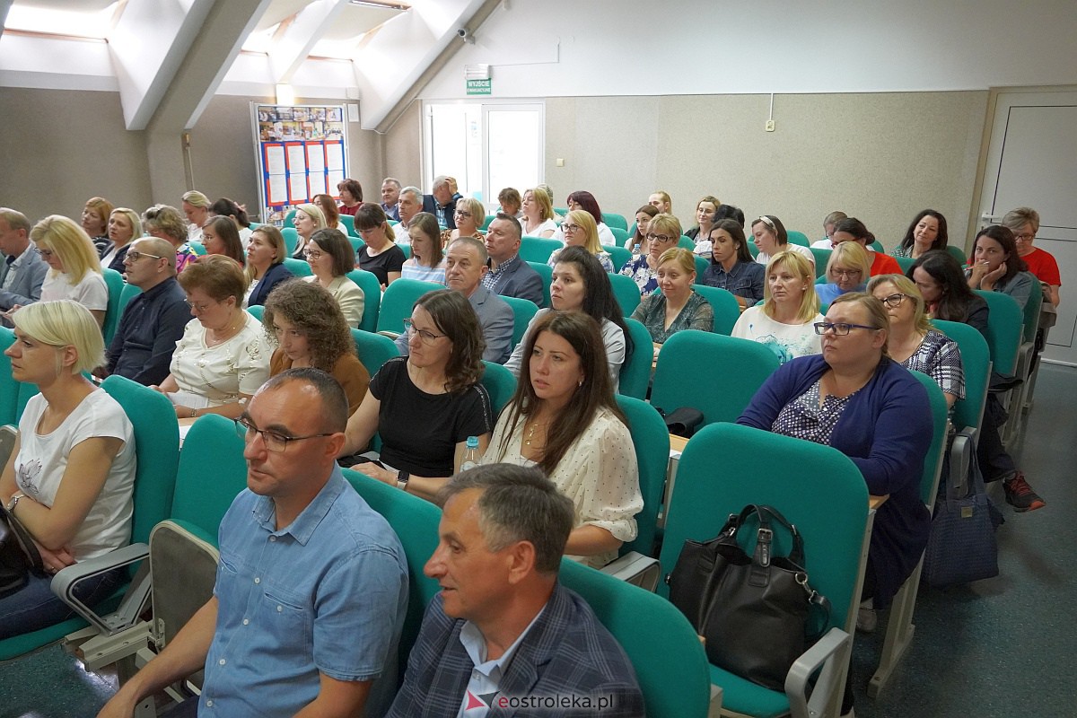 Konferencja Jak wychowywać do wartości? - lekcje wychowania do życia w rodzinie w kontekście współczesnych problemów wychowawczych [13.06.2023] - zdjęcie #2 - eOstroleka.pl