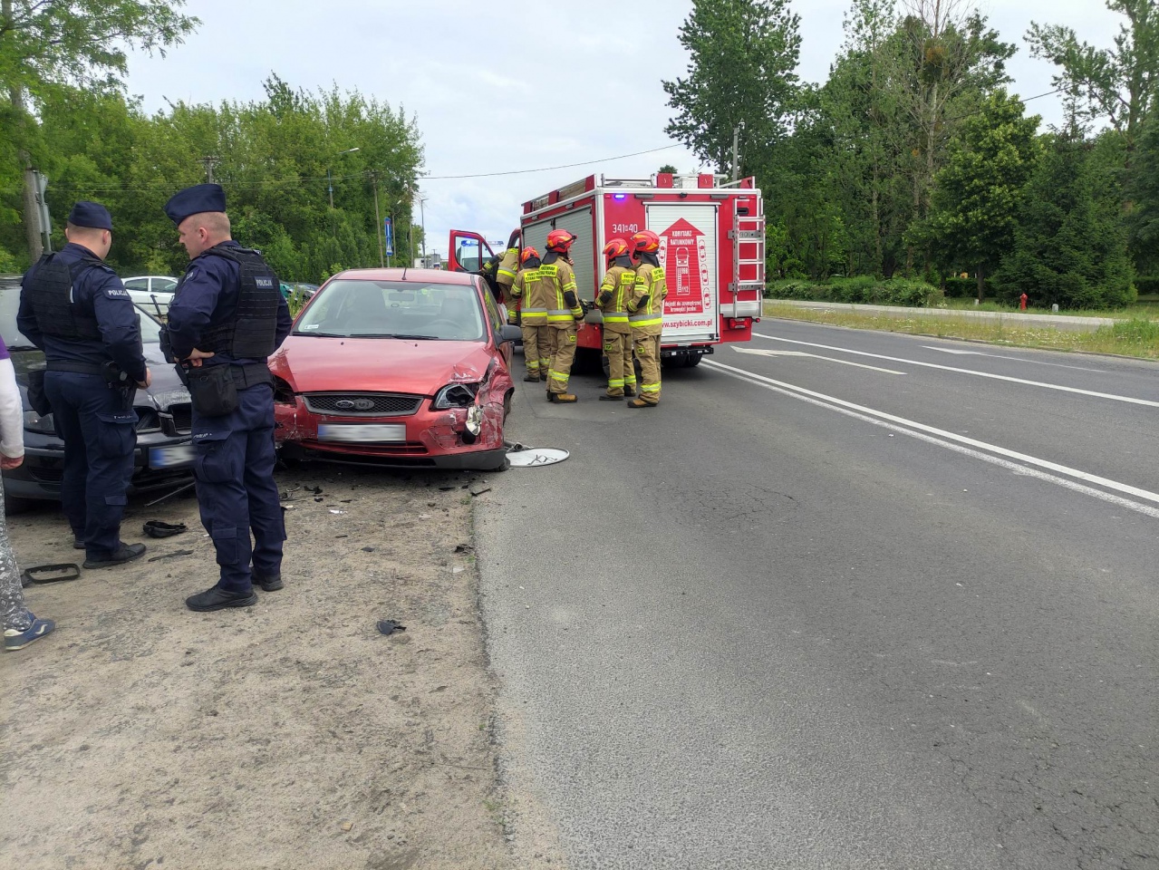 Poważny wypadek na Alei Wojska Polskiego [13.06.2023] - zdjęcie #13 - eOstroleka.pl