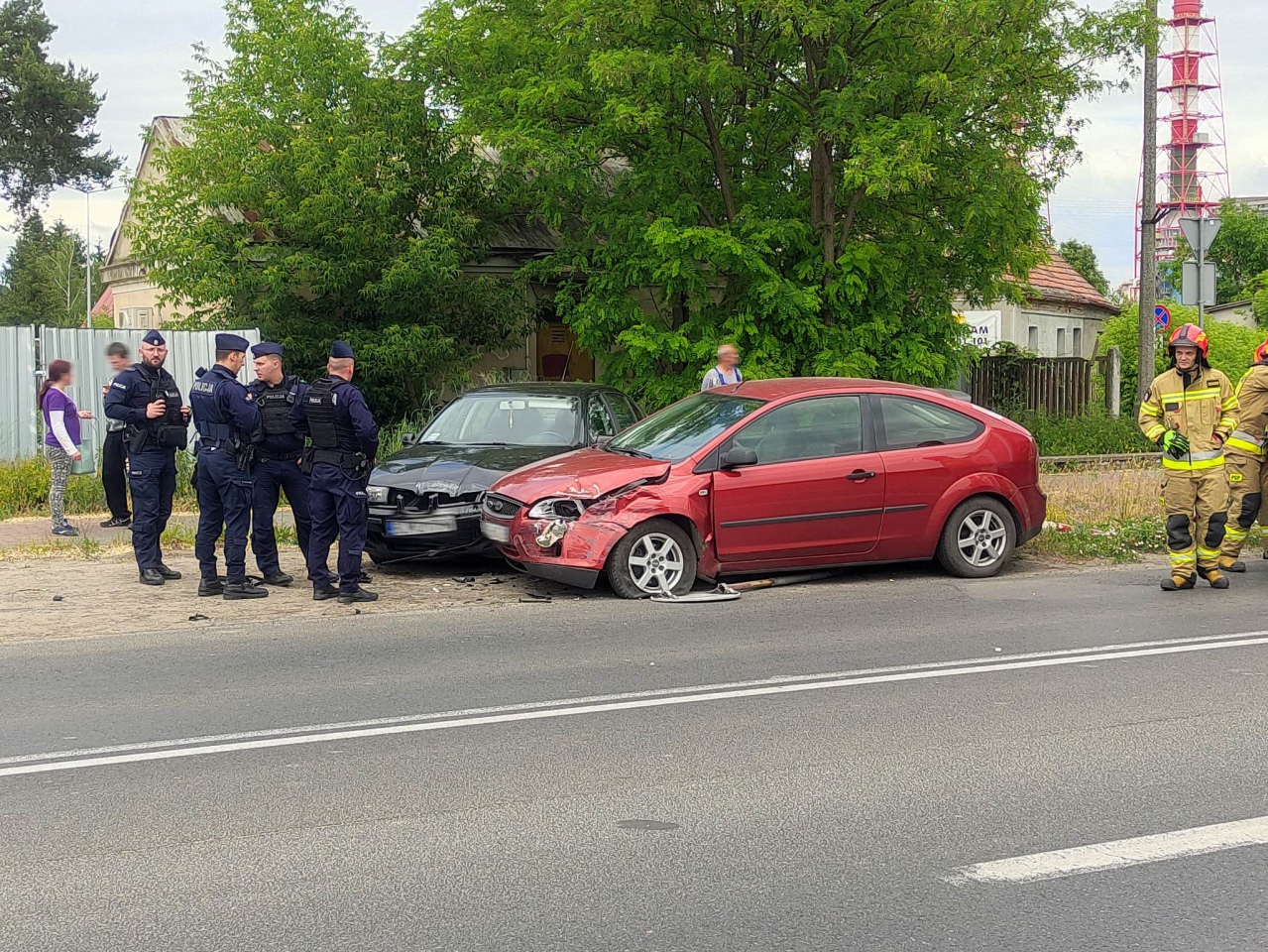 Poważny wypadek na Alei Wojska Polskiego [13.06.2023] - zdjęcie #12 - eOstroleka.pl