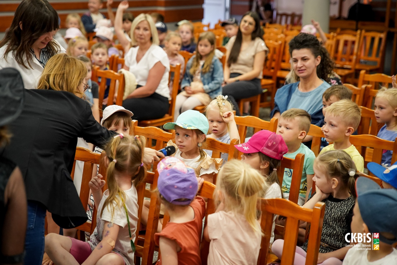 Spektakl grupy teatralnej CK-BiS w Lelisie Jedno życie mamy więc o zdrowie dbamy - zdjęcie #1 - eOstroleka.pl