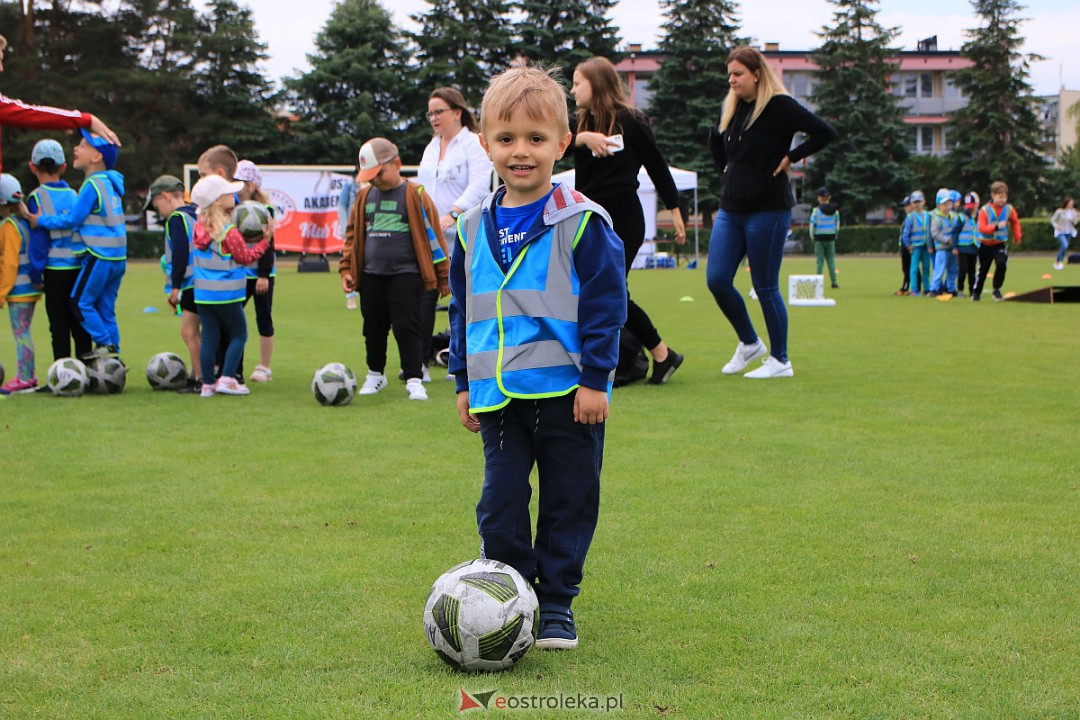 Przedszkoliada z Ostrołęcką Akademią Piłki Nożnej [14.06.2023] - zdjęcie #82 - eOstroleka.pl
