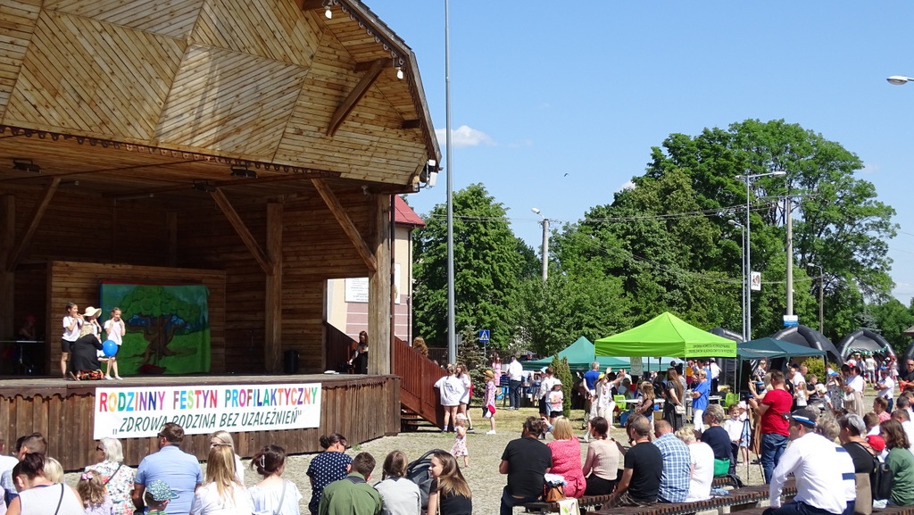 Rodzinny Festyn w Myszyńcu „Zdrowa rodzina bez uzależnień” - zdjęcie #1 - eOstroleka.pl