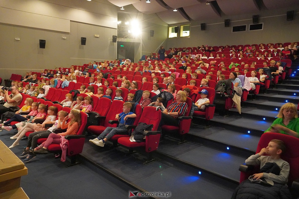 Spotkania z muzyką w Ostrołeckim Centrum Kultury W teatrze muzycznym Pan Twardowski [14.06.2023] - zdjęcie #18 - eOstroleka.pl