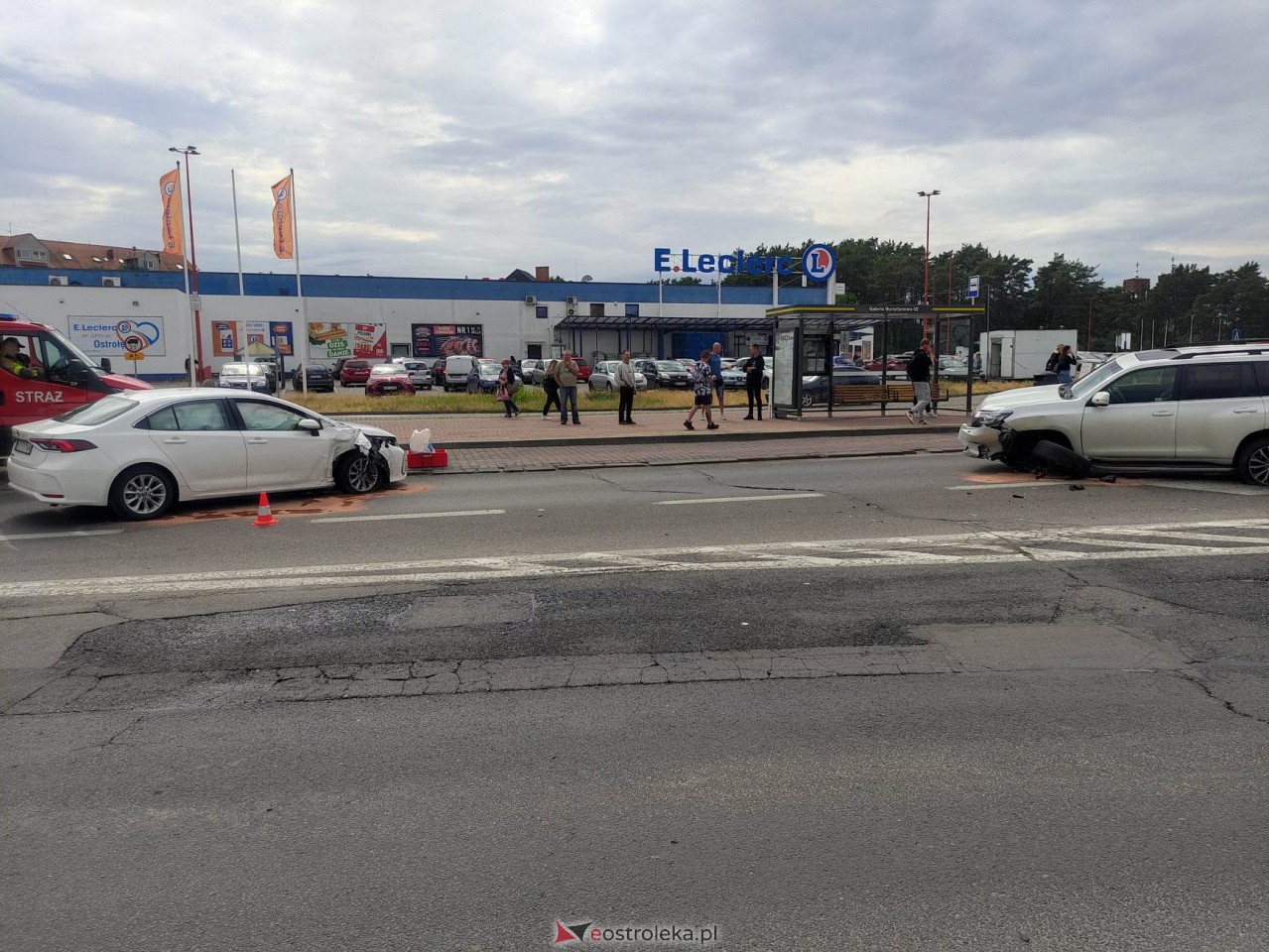 Wypadek na Alei Jana Pawła II [14.06.2023] - zdjęcie #7 - eOstroleka.pl