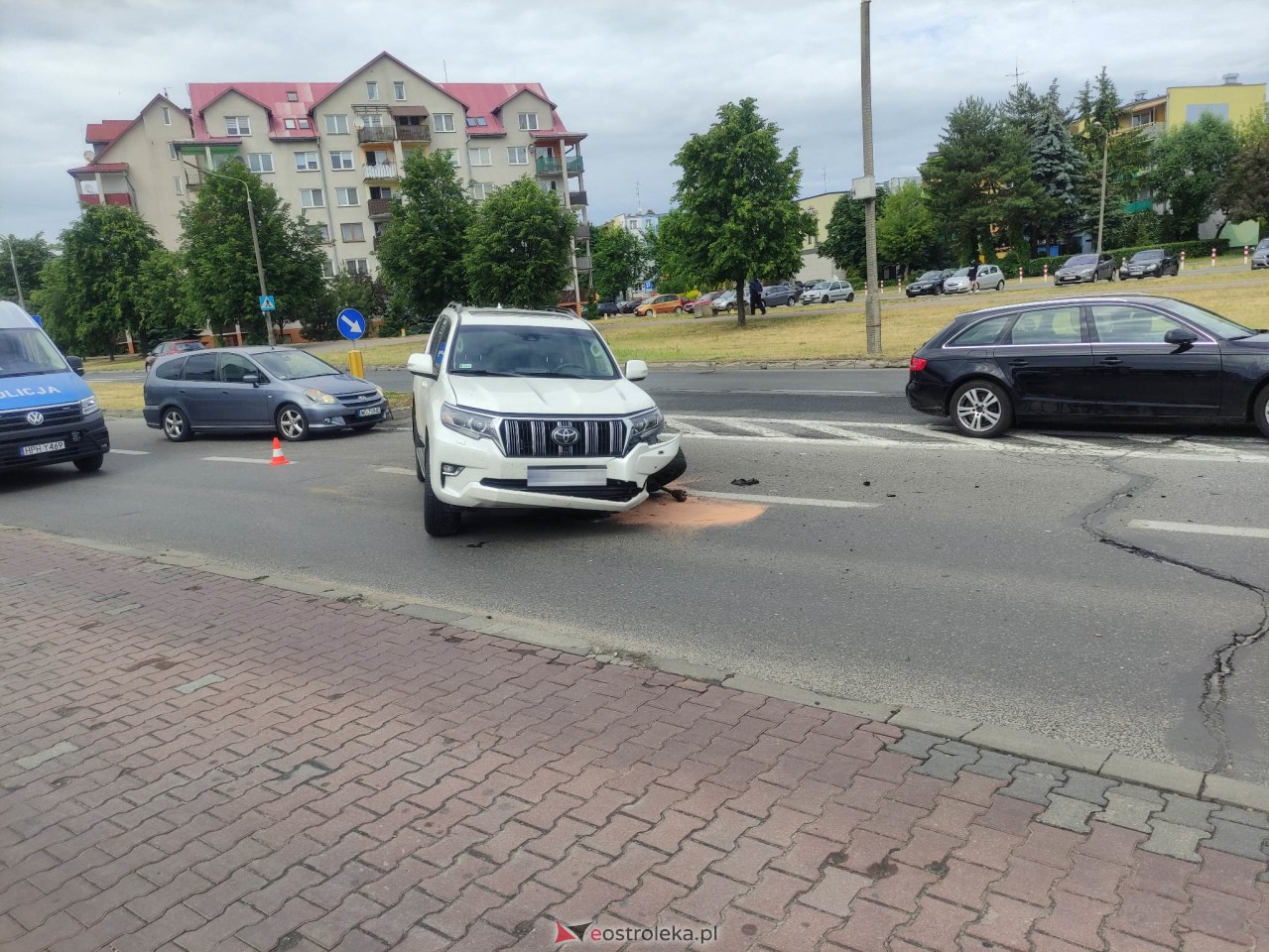 Wypadek na Alei Jana Pawła II [14.06.2023] - zdjęcie #1 - eOstroleka.pl