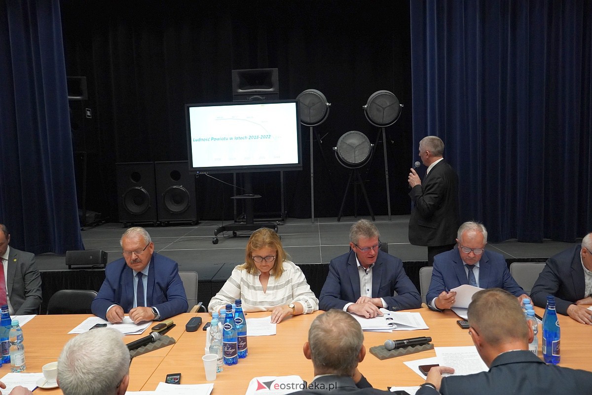 LXII sesja Rady Powiatu w Ostrołęce [15.06.2023] - zdjęcie #22 - eOstroleka.pl