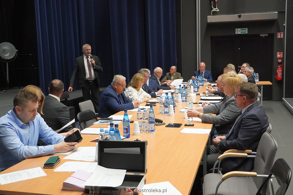 LXII sesja Rady Powiatu w Ostrołęce [15.06.2023] - zdjęcie #25 - eOstroleka.pl