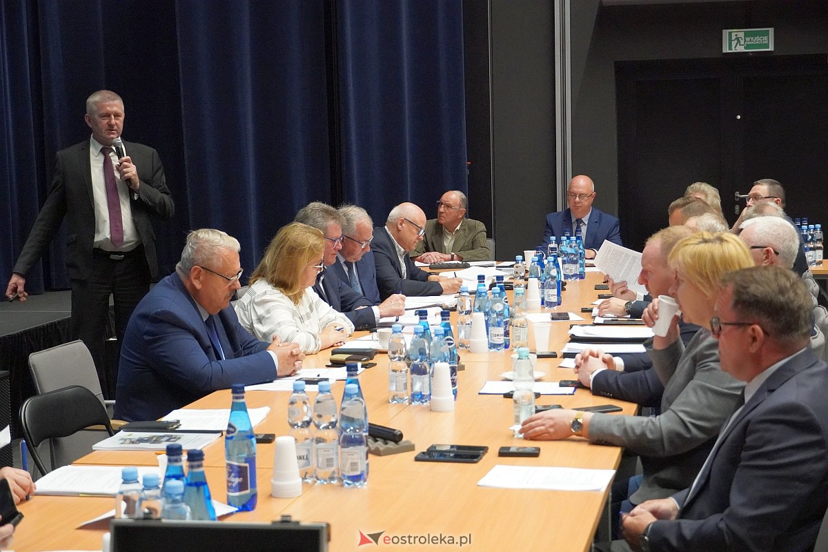 LXII sesja Rady Powiatu w Ostrołęce [15.06.2023] - zdjęcie #26 - eOstroleka.pl