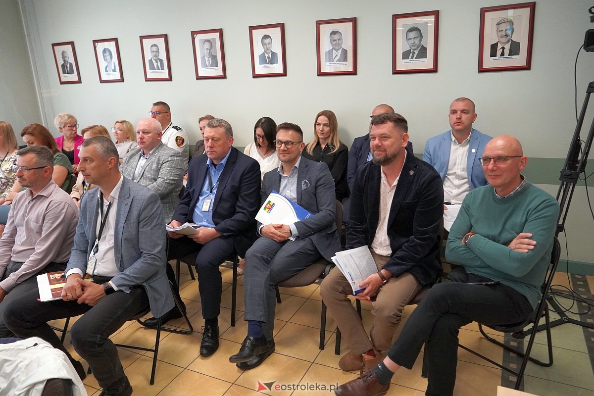 Absolutoryjna sesja Rady Miasta Ostrołęki [15.06.2023] - zdjęcie #10 - eOstroleka.pl