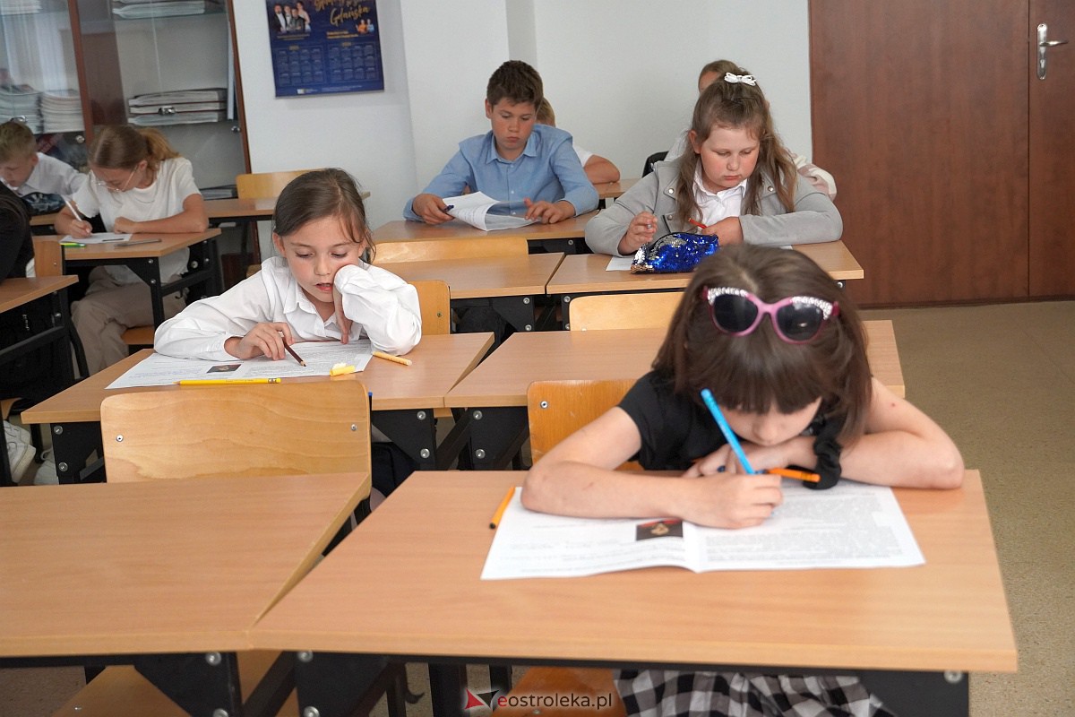 Konkurs Wiedzy z Języka Polskiego w Zespole Szkół SIGiE im. Karola Adamieckiego w Ostrołęce [15.06.2023] - zdjęcie #4 - eOstroleka.pl