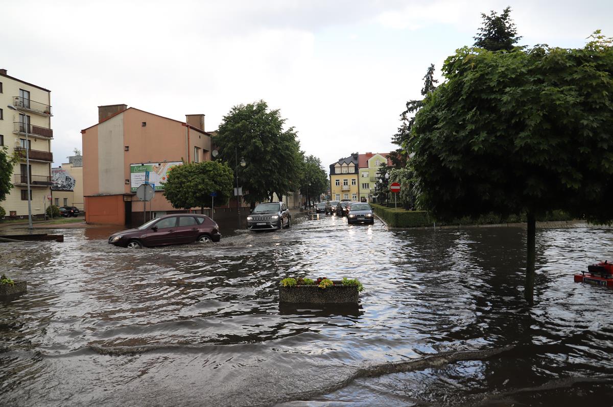 Ulewa w Ostrołęce [15.06.2023] - zdjęcie #12 - eOstroleka.pl