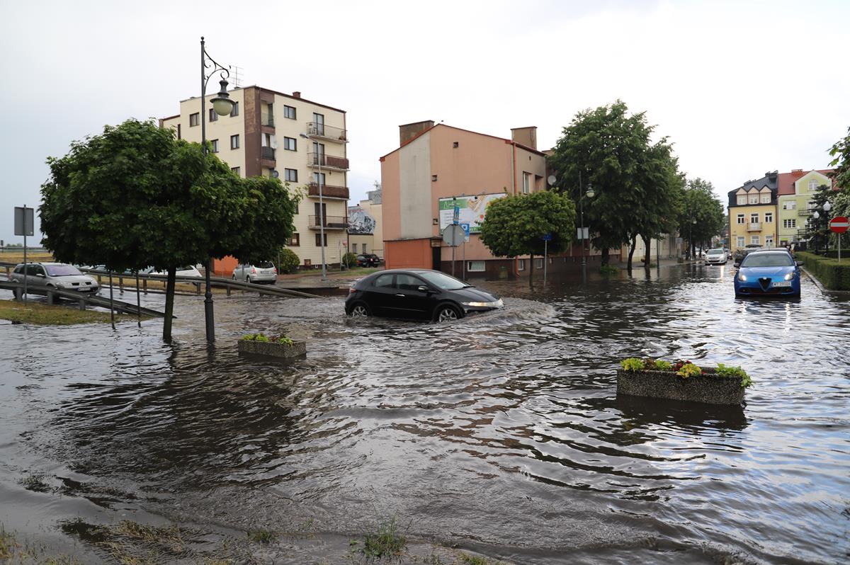 Ulewa w Ostrołęce [15.06.2023] - zdjęcie #10 - eOstroleka.pl