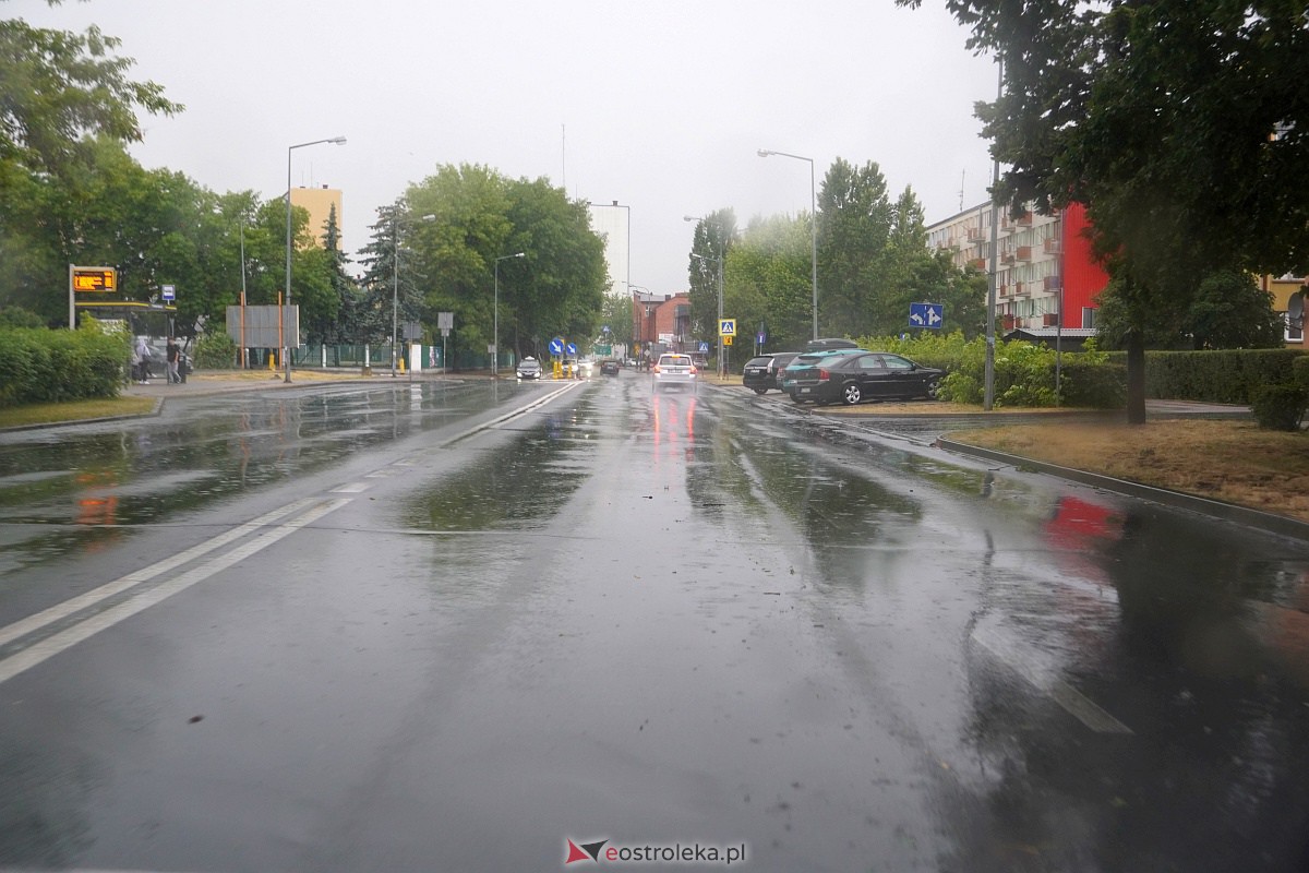 Ulewa w Ostrołęce [15.06.2023] - zdjęcie #42 - eOstroleka.pl