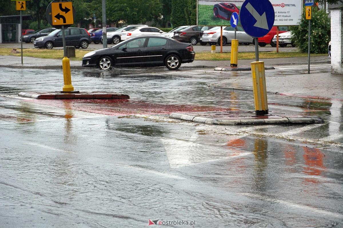 Ulewa w Ostrołęce [15.06.2023] - zdjęcie #38 - eOstroleka.pl