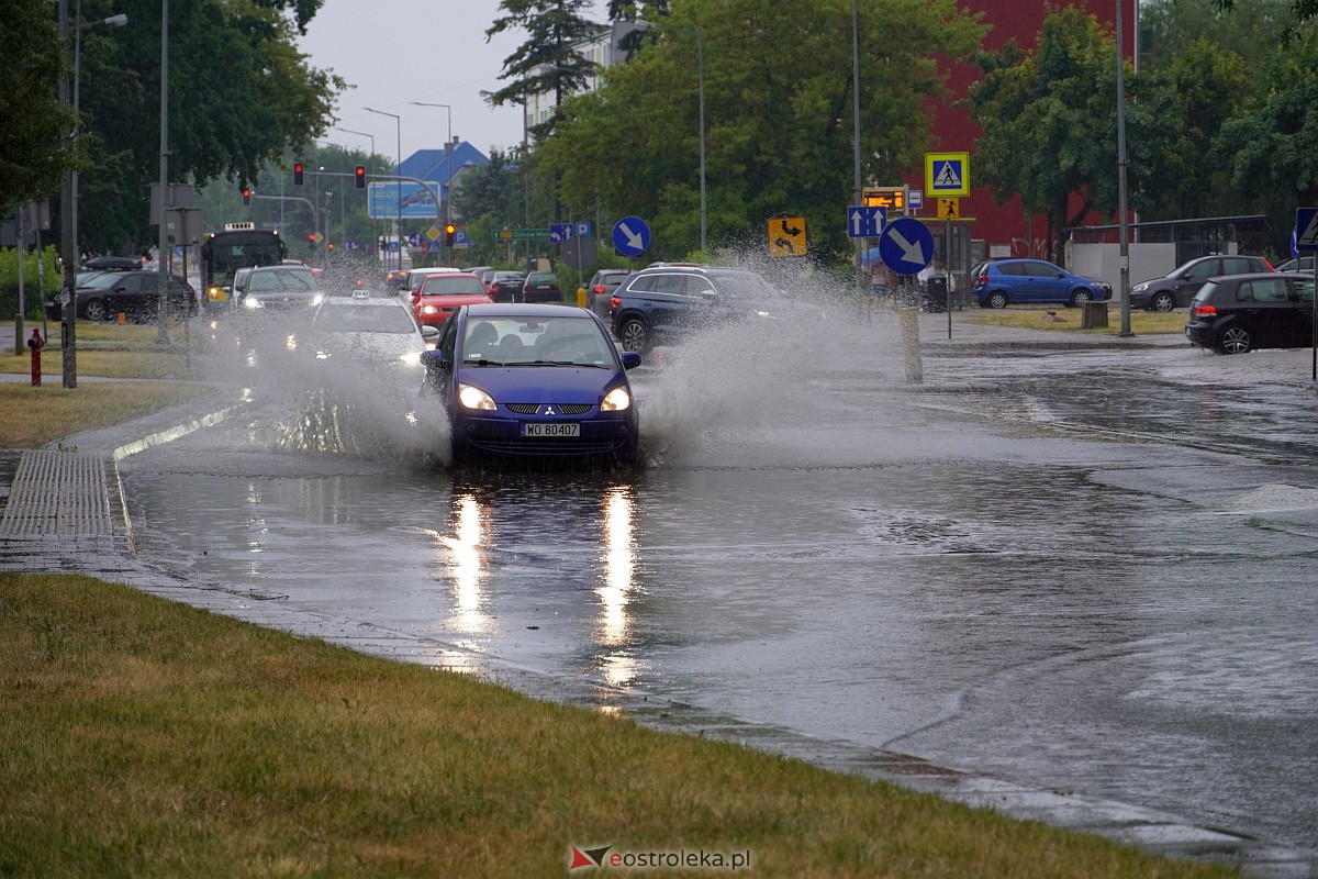 Ulewa w Ostrołęce [15.06.2023] - zdjęcie #35 - eOstroleka.pl