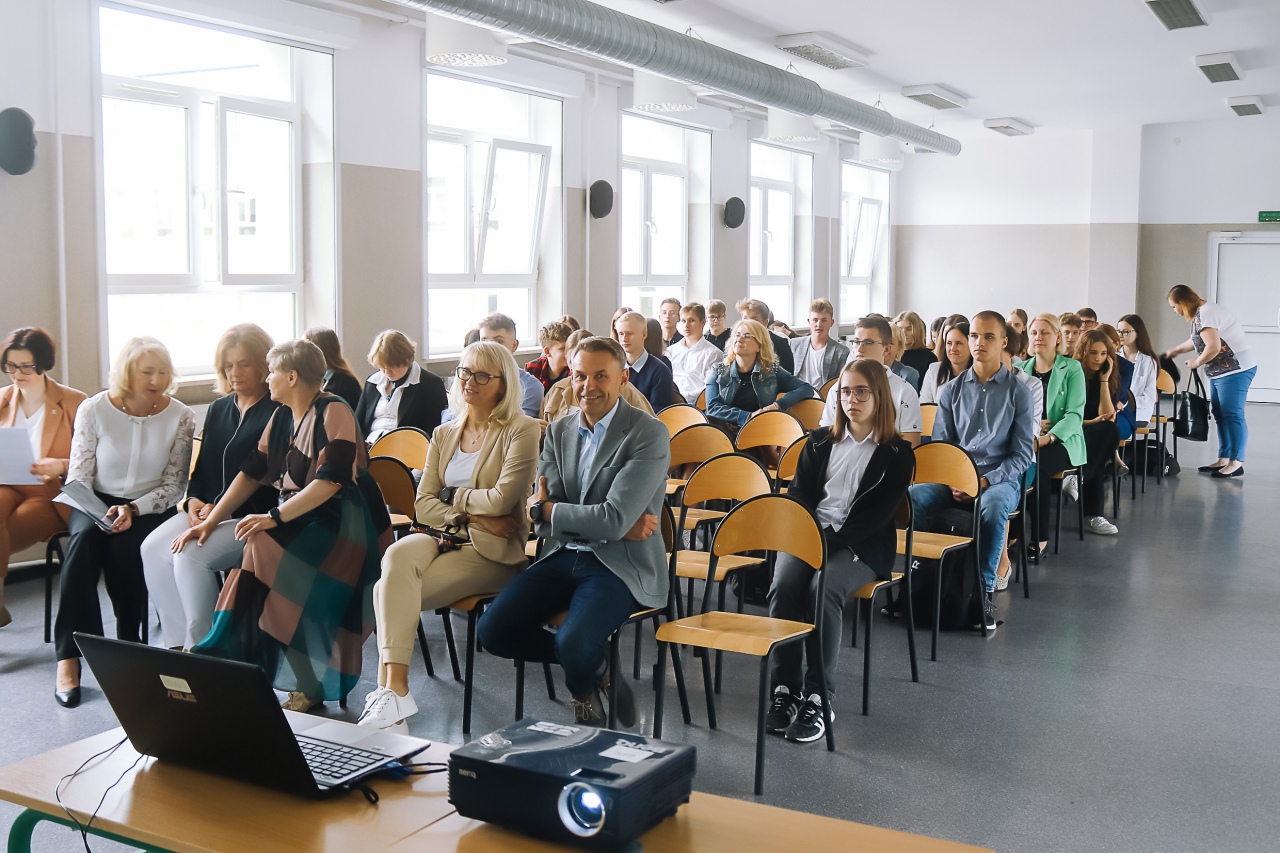 I Międzyszkolny Konkurs Wiedzy o Mieście Partnerskim Meppen - zdjęcie #17 - eOstroleka.pl