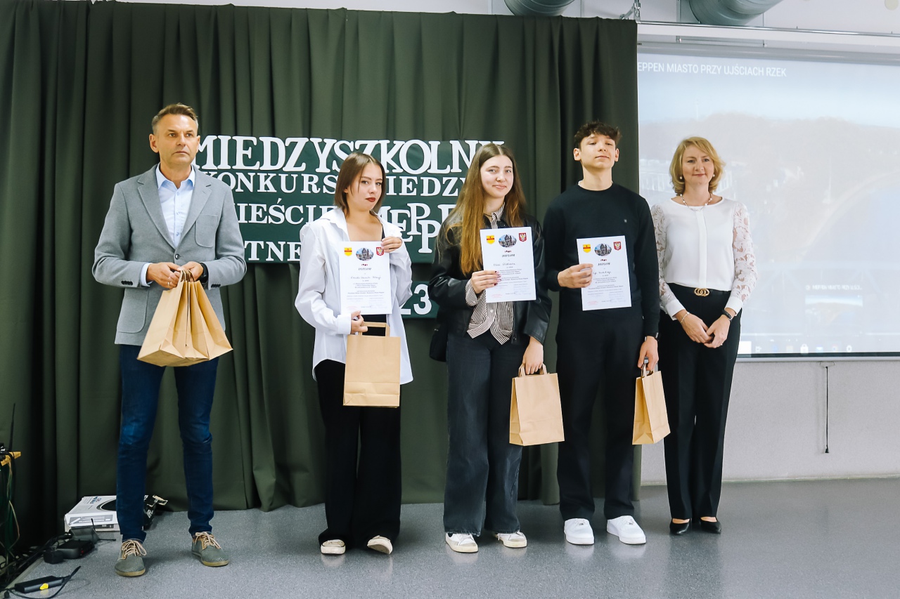 I Międzyszkolny Konkurs Wiedzy o Mieście Partnerskim Meppen - zdjęcie #10 - eOstroleka.pl