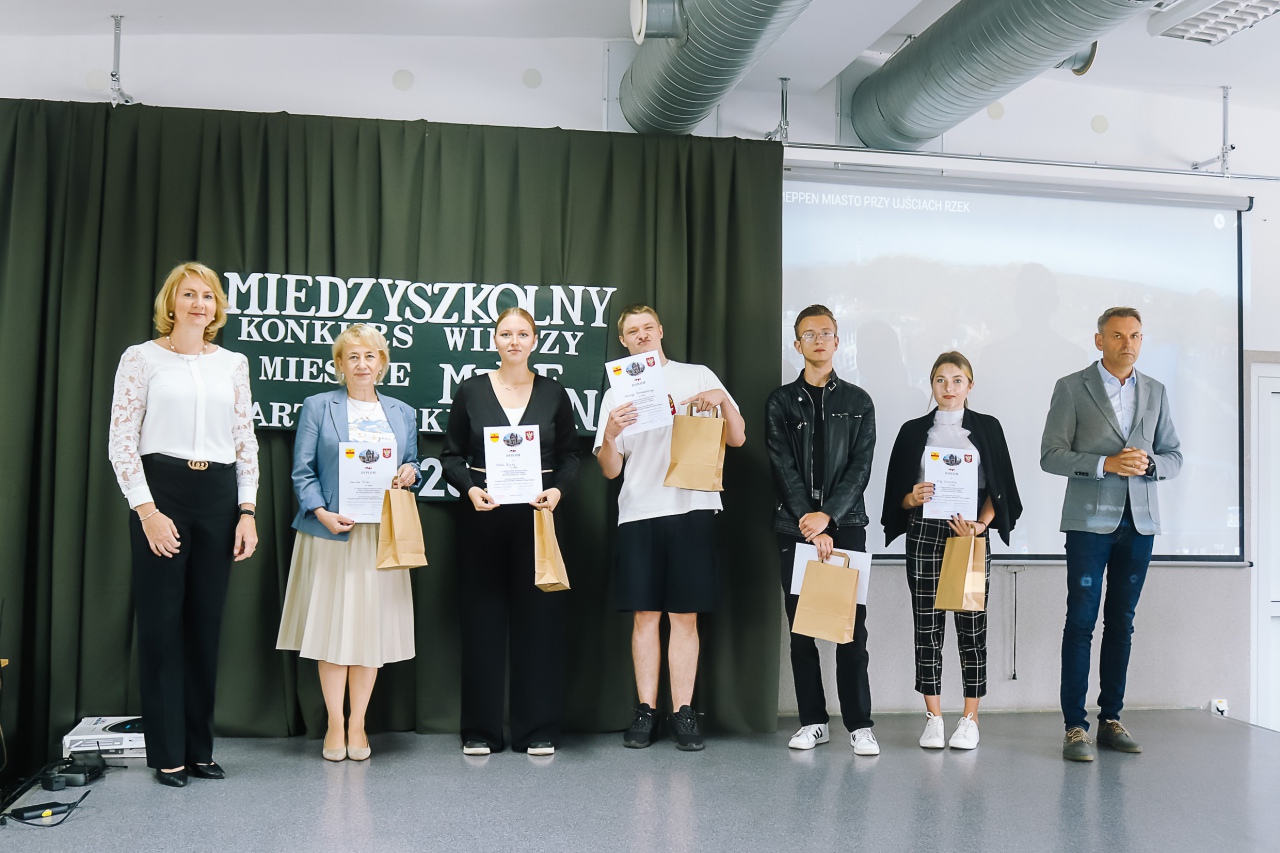 I Międzyszkolny Konkurs Wiedzy o Mieście Partnerskim Meppen - zdjęcie #9 - eOstroleka.pl
