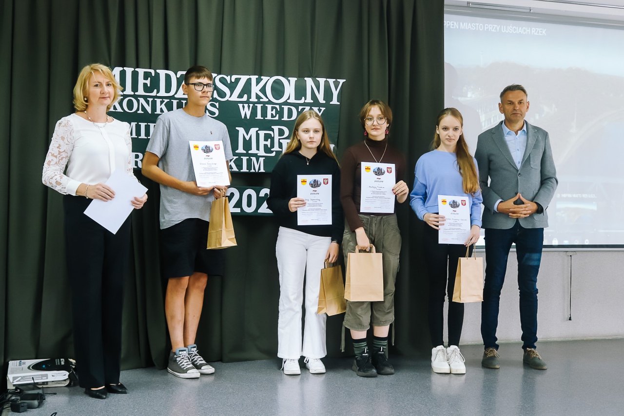 I Międzyszkolny Konkurs Wiedzy o Mieście Partnerskim Meppen - zdjęcie #7 - eOstroleka.pl