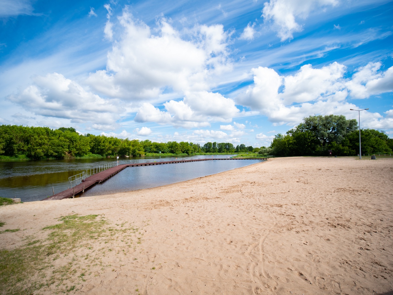 Ostrołęcka plaża już gotowa na otwarcie sezonu [16.06.2023] - zdjęcie #7 - eOstroleka.pl