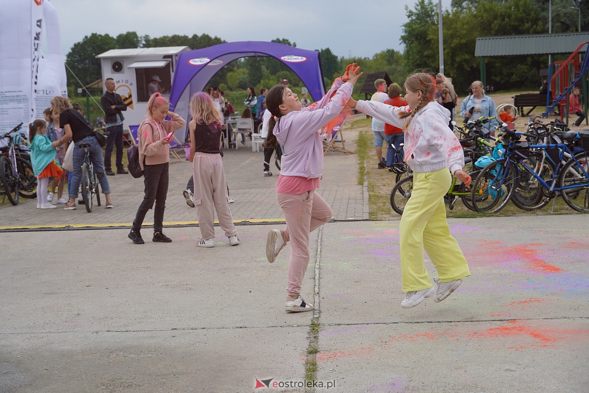 Holi Święto Kolorów na plaży miejskiej w Ostrołęce [17.06.2023] - zdjęcie #1 - eOstroleka.pl