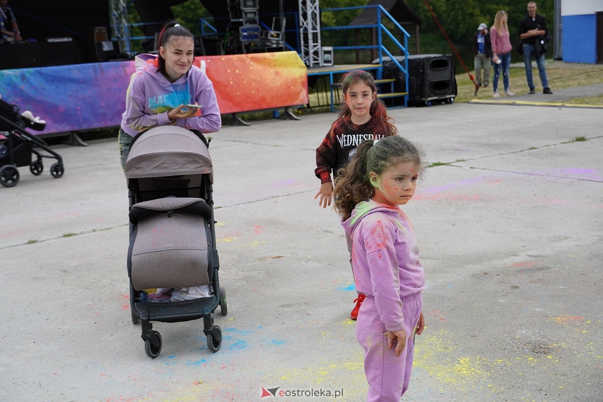 Holi Święto Kolorów na plaży miejskiej w Ostrołęce [17.06.2023] - zdjęcie #85 - eOstroleka.pl