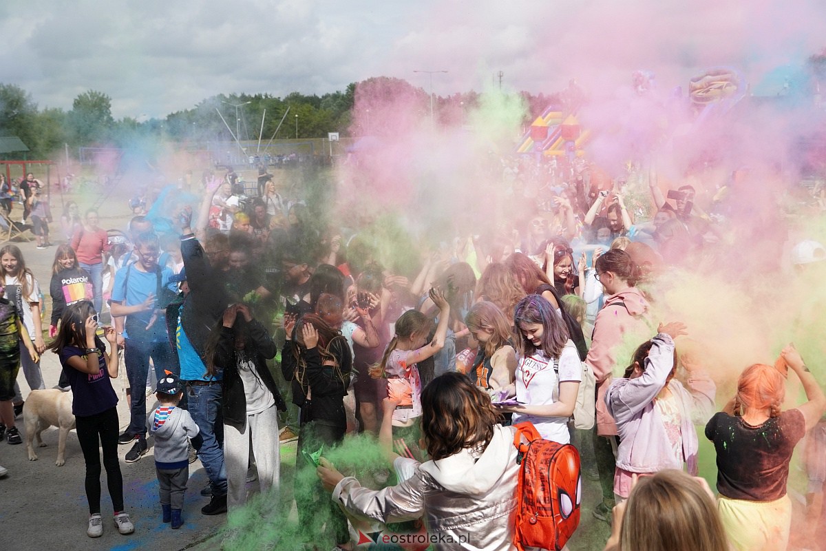 Holi Święto Kolorów na plaży miejskiej w Ostrołęce [17.06.2023] - zdjęcie #47 - eOstroleka.pl