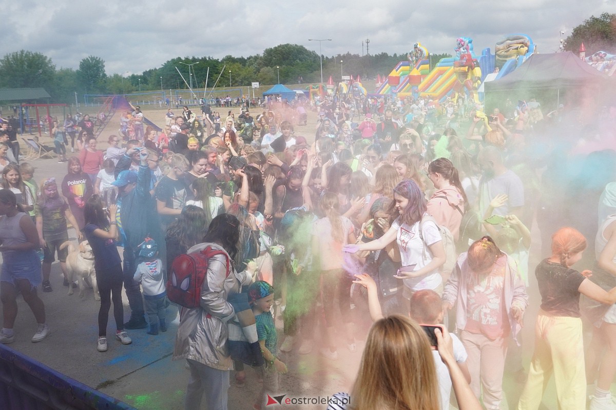 Holi Święto Kolorów na plaży miejskiej w Ostrołęce [17.06.2023] - zdjęcie #40 - eOstroleka.pl