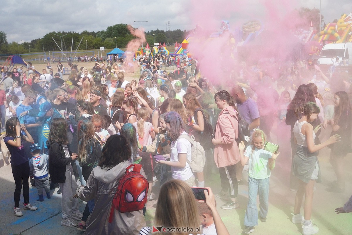 Holi Święto Kolorów na plaży miejskiej w Ostrołęce [17.06.2023] - zdjęcie #36 - eOstroleka.pl